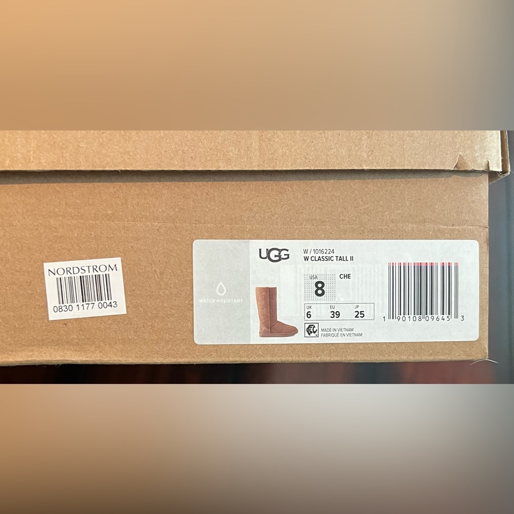 UGG Women Shearling Lined Boots - Picture 7 of 7